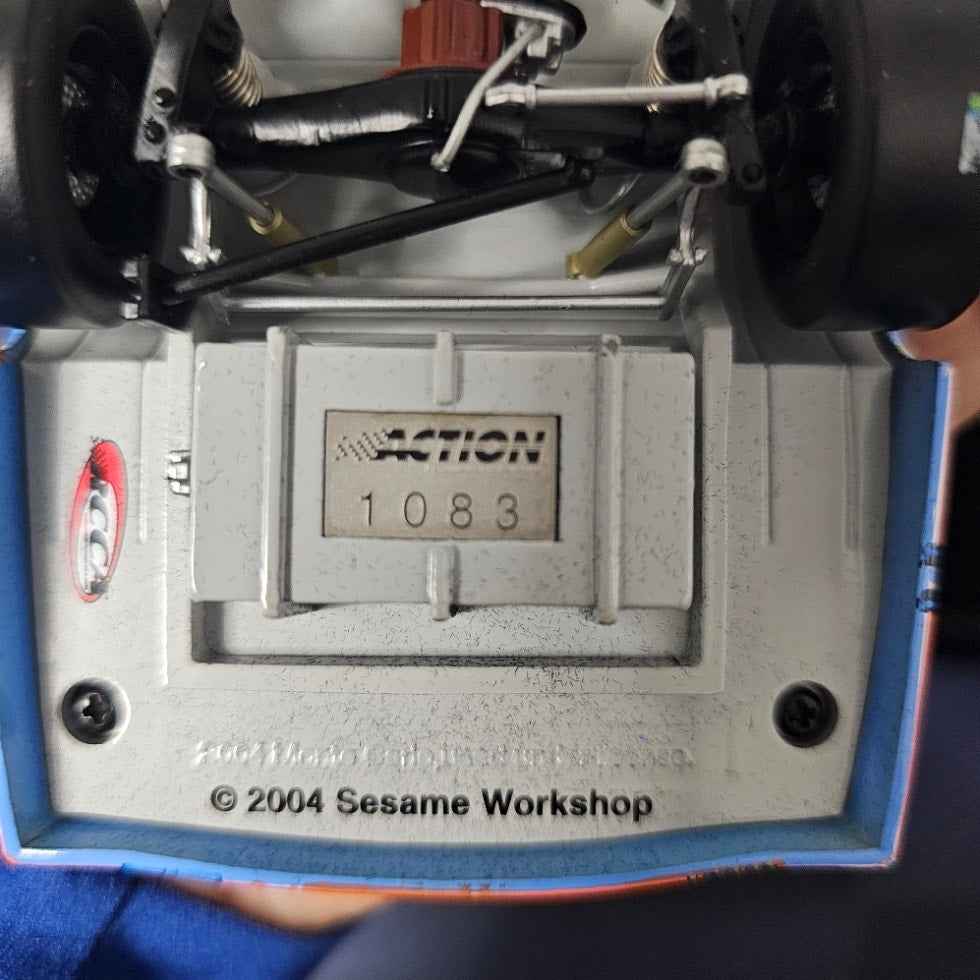Jeff Gordon  Elite Diecast 1:24 2004 #24 Foundation / Sesame Street 1 of 2004