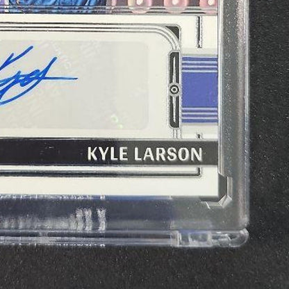 2026 Panini Turn Four Racing Kyle Larson #25 Center Stage Signatures /35 Auto